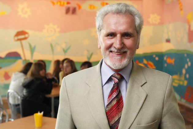 valgykla-vaikai-valgo-01-grilauskas-zemynos-mokykla