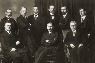 Gavę tautos įgaliojimus ir nurodymus dėl Lietuvos nepriklausomybės paskelbimo, dvi dešimtys išrinktų atstovų ėmė vykdyti užduotį.