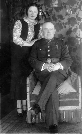 Panevėžio kraštas aktyviai dalyvavo Birželio sukilime. Mieste net buvo įkurtas vietinės apsaugos štabas, prižiūrėjęs, kad neprasidėtų plėšikavimas. Jam vadovavo pulkininkas leitenantas Antanas Stapulionis (nuotraukoje kairėje – su žmona). PANEVĖŽIO KRAŠTOTYROS MUZIEJAUS nuotr.