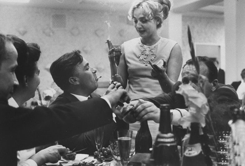 Amerikiečių fotografo kadaise daryta nuotrauka puikiai atspindi sovietinės nomenklatūros atstovų kasdienį gyvenimą. ARCHYVO nuotr.