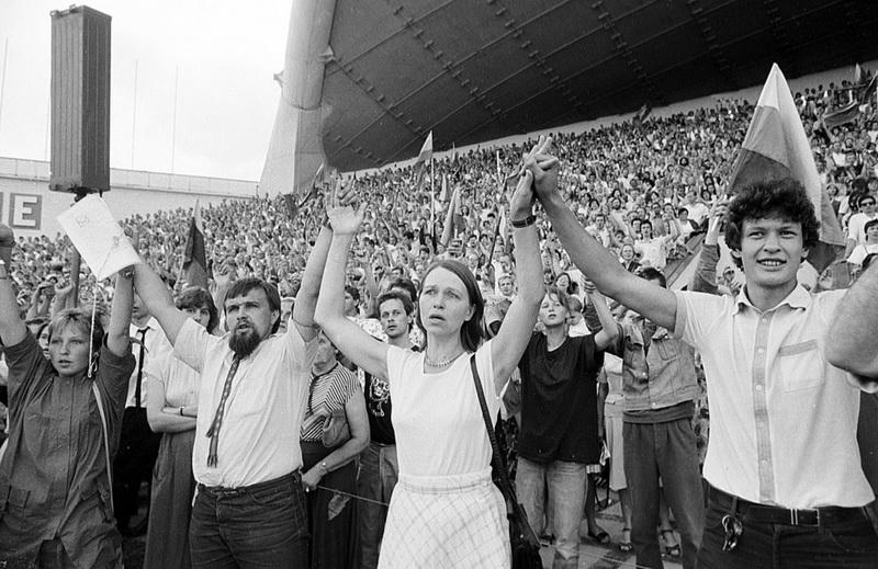 Sąjūdžio metai Lietuvoje buvo tas laikotarpis, kuomet pilietiškumas buvo pasiekęs piką. Tąsyk pilietinės drąsos nestigo ne tik Sąjūdžio lyderiams, bet ir tūkstančiams tautiečių, kurie ateidavo į sąjūdiečių organizuojamus mitingus ir piketus nesibaimindami pasekmių. PB ARCHYVO nuotr.