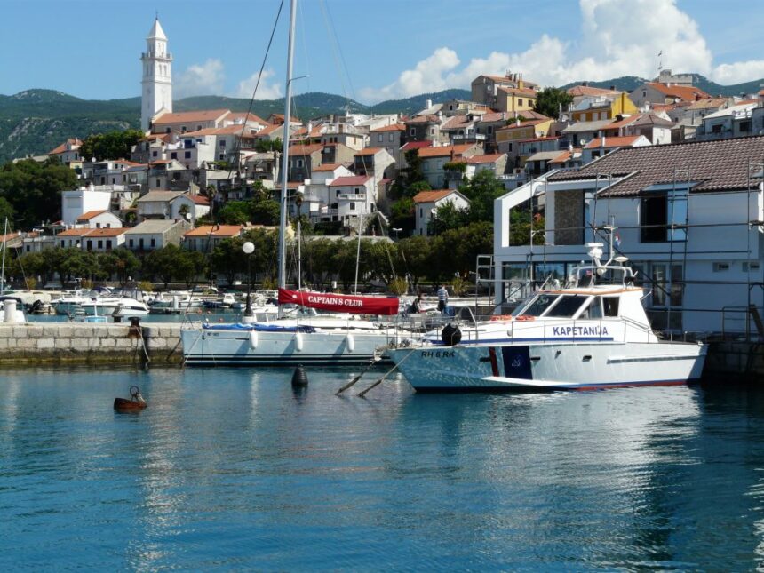 Pensininkui visą laiką atostogos. Kad ir kokios veiklos ar įsipareigojimų jis turėtų, didysis skubėjimo ir atsakomybės metas jau praeity. Savo laiką – darbus, poilsį, susitikimus, keliones – galima planuoti kaip nori, tik kad sulaukusių tokio amžiaus piniginė labai plona.