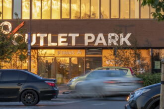 Jau vasario 9–10 dienomis „Ogmios mieste“ šurmuliuos išpardavimų savaitgalis. Visose čia įsikūrusiose parduotuvėse bei kavinėse lankytojų lauks ne tik išskirtinės nuolaidos bei ypatingi pasiūlymai, bet ir gerai praleistas laikas.