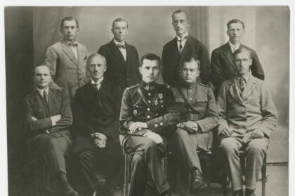 Lietuviai neliko abejingi jaunai šalies Nepriklausomybei iškilusiam pavojui ir ją gynė ištisomis šeimomis.