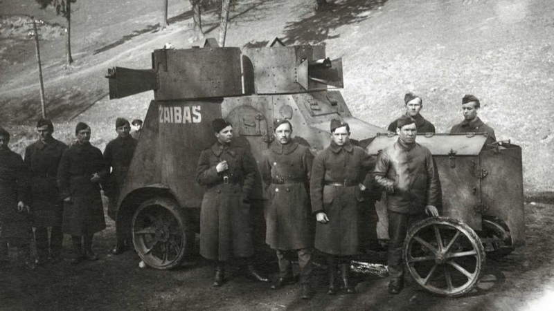 Vienas pirmųjų kariuomenės šarvuočių buvo perimtas iš bolševikų. VDKM nuotr.