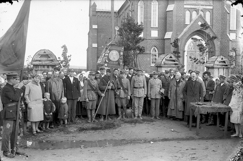 Ir tarpukariu lietuvybės dvasia ugdyta pavyzdžiais iš šlovingos Lietuvos praeities (nuotraukoje – Vytauto Didžiojo paveikslas Miežiškiuose). PANEVĖŽIO KRAŠTOTYROS MUZIEJAUS rinkinių nuotr.