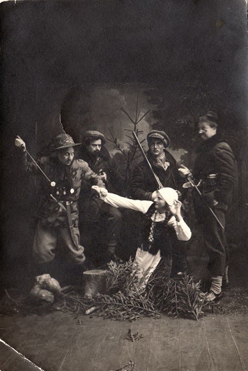 Panevėžio kraštas ir prieš Pirmąjį pasaulį karą, ir tuo labiau po jo nestokojo aktyvių visuomenininkų (nuotraukoje – Panevėžio pavasarininkai 1935-aisiais). PANEVĖŽIO KRAŠTOTYROS MUZIEJAUS rinkinių nuotr.