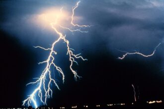 Šio mėnesio kalendoriuje yra net dvi dienos, susijusios su vienu paslaptingiausių gamtos reiškinių – perkūnija. Liepos 20-ąją minėta Perkūno, o 29-ąją bus germanų, anglosaksų ir skandinavų švęsta Griaustinio diena.