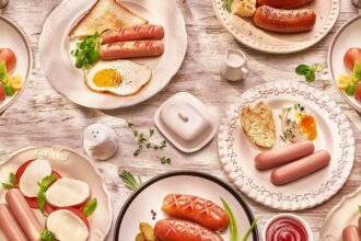 Draugai jau ant slenksčio, o šaldytuve – tik dešrelės... Katastrofa ar galimybė nustebinti svečius smagiais vakarėlio užkandžiais?