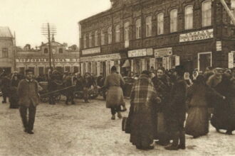 Nepriklausomybės priešaušryje savą valstybę sunkumų nepaisydami kūrė tiek lietuviai, tiek tautinės mažumos.
