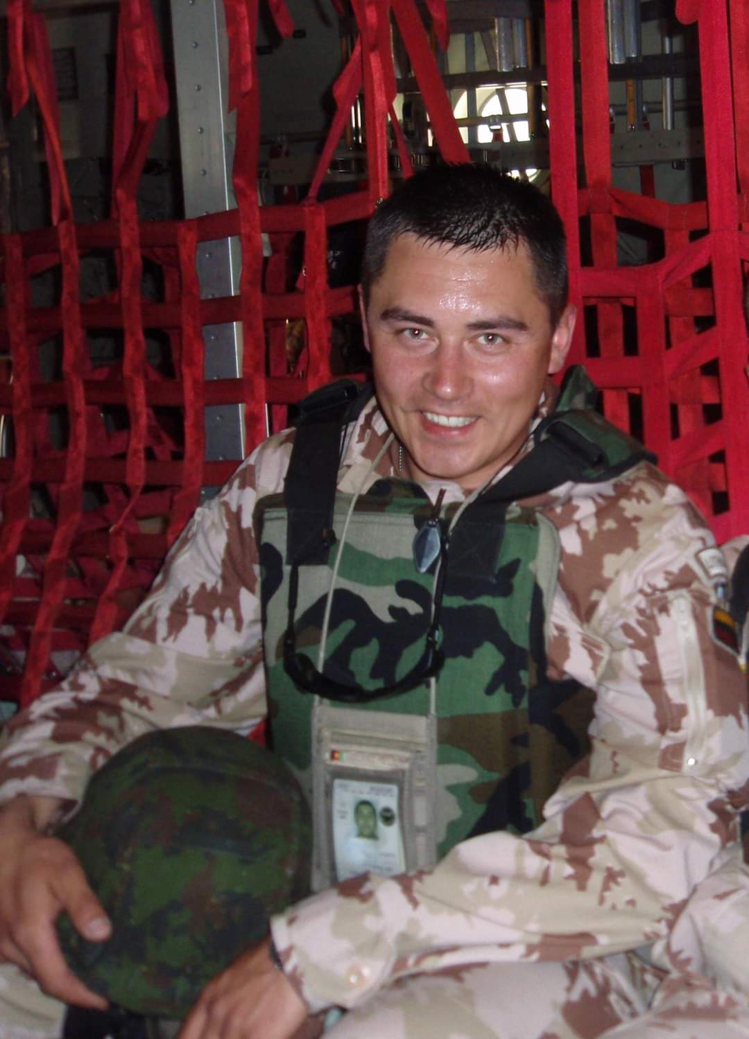 Kapitonas Andrius Jurgaitis patikina, jog sąmokslo teorijoms pasiduoda tikrai ne kiekvienas: paprastai kuo labiau žmogus išsilavinęs, tuo mažesnė tikimybė, kad jis kažkuo patikės neturėdamas svarių įrodymų ar pagrįstų argumentų. LIETUVOS KARIUOMENĖS nuotr.