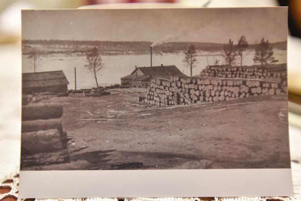 Į Sibirą, Krasnojarsko kraštą ištremta darbščių ūkininkų šeima papuolė į tikrą skylę – laukymėje stovėjusius negyvenamus kiaurus barakus. ASMENINIO ARCHYVO nuotr.