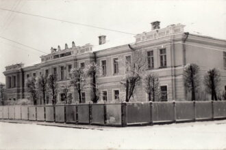 Šis mūsų laikų nepriklausomai Lietuvai be galo svarbus istorijos puslapis buvo atverstas net anksčiau nei Antrajam pasauliniam karui besibaigiant šalyje ėmė rusenti partizaninio pasipriešinimo židiniai.