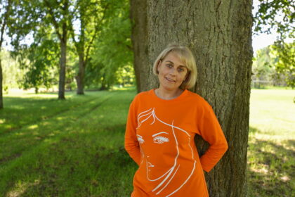 Energinga, miela, jaunatviškai džiugi Rasa Remeikienė – neįgali našlė, dviejų dukrų mama, kurių viena – sunkios negalios.