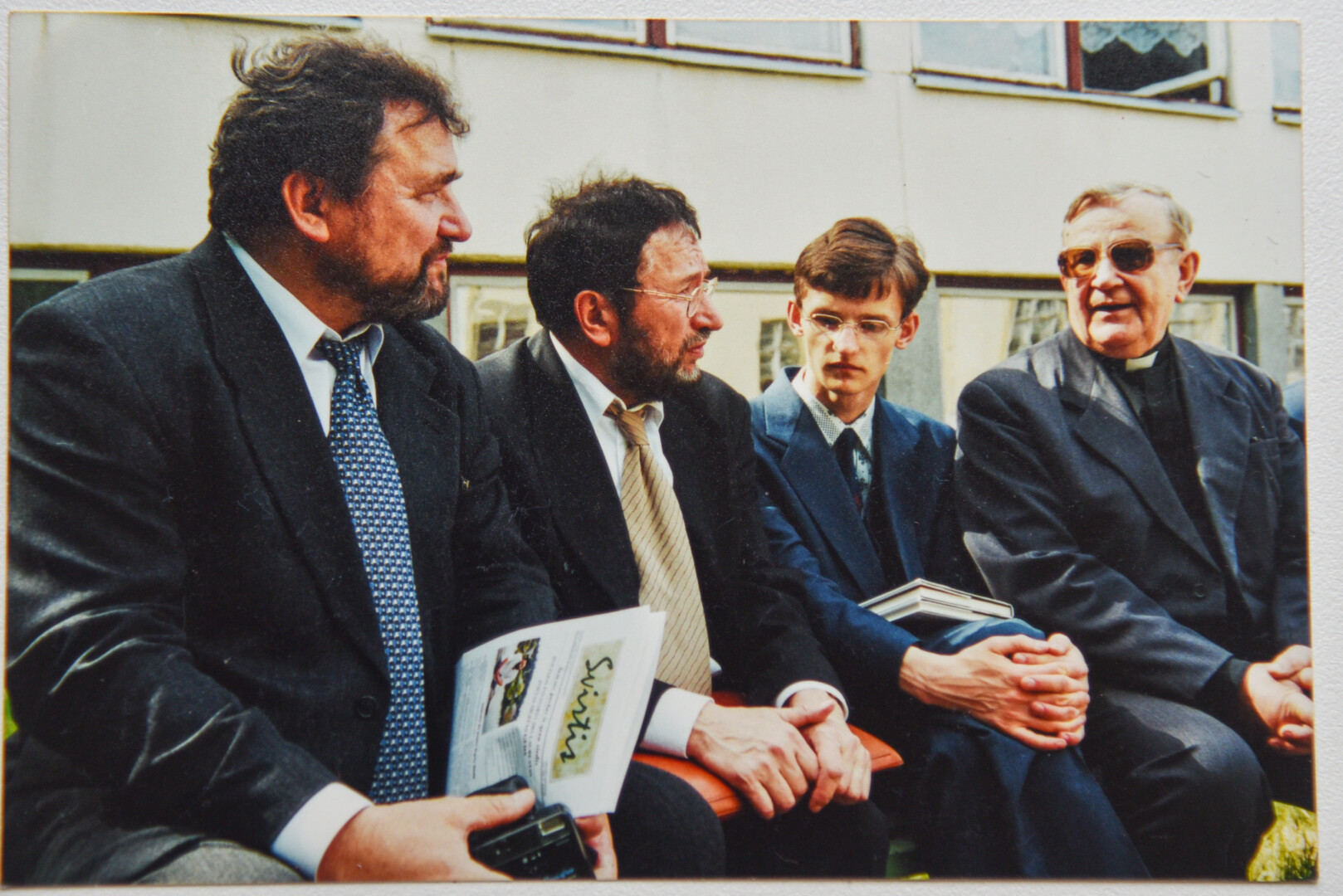 Akimirkos iš mokyklinių metų V. Žemkalnio gimnazijoje. ASMENINIO ALBUMO nuotr.