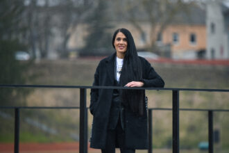 Daugelis panevėžietę Audrą Petronaitytę pažįsta kaiprūpestingą, sunkią regėjimo negalią turinčius vaikus globojančią tiflopedagogę.