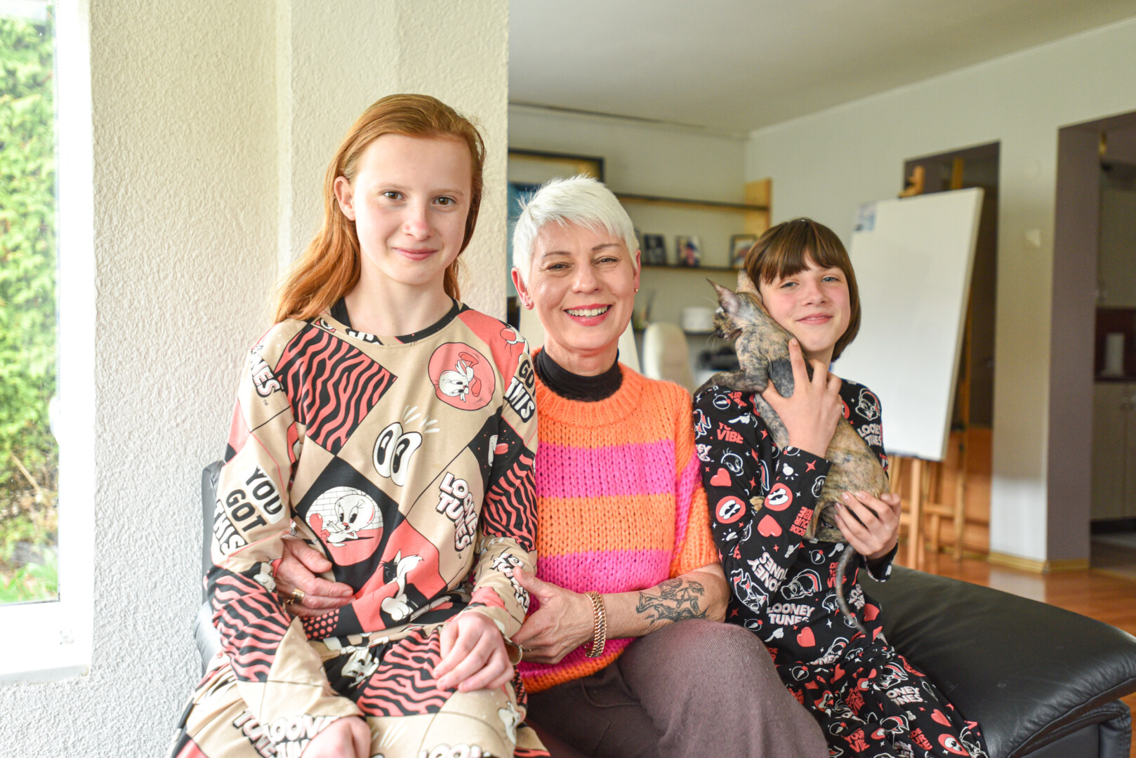 Renata Laučkienė didžiuodamasi sako, kad dabar yra šešių vaikų mama. Nors motinystė nelengva, tačiau ir meilės – šešis kartus daugiau. P. ŽIDONIO nuotr.