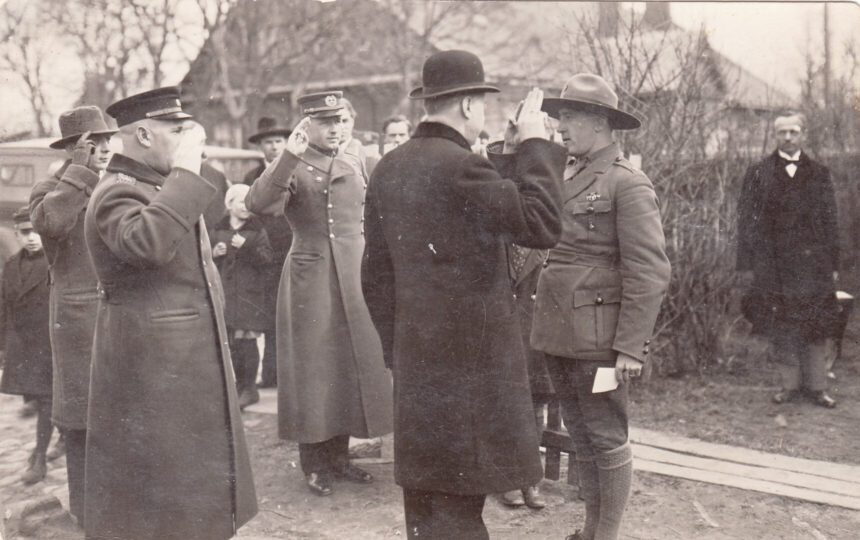 Tarpukario Panevėžyje Povilas Daukas (dešinėje) buvo žymus pedagogas, aktyvus visuomenės veikėjas ir gerbiamas skautų bendruomenės narys. DAUKŲ ŠEIMOS ARCHYVO nuotr.