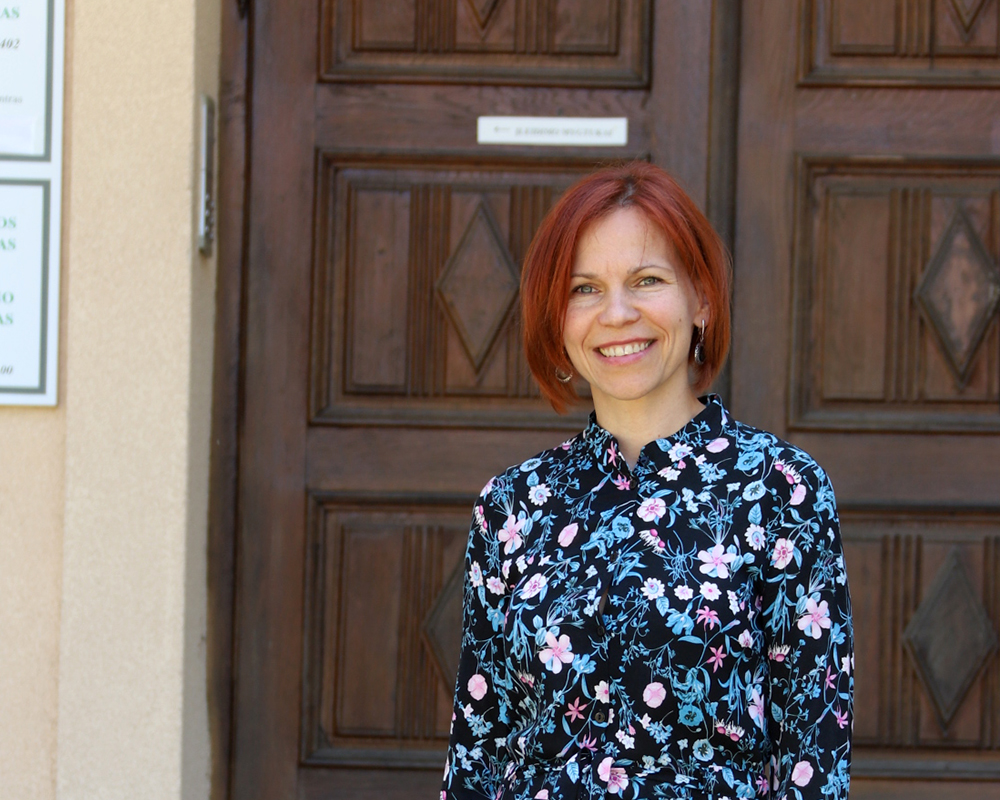 Psichologė Ilona Grubinskienė teigė, jog po Panevėžį pasklidusi reklama yra klaidinanti, todėl ji ir žeidžianti. ASMENINIO ARCHYVO nuotr.