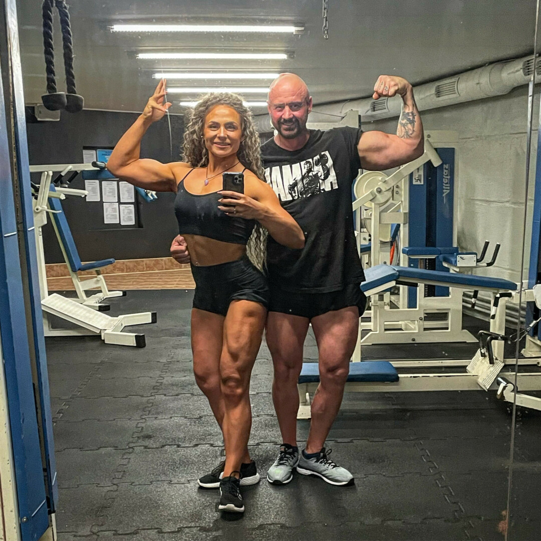 Pasaulio NABBA kultūrizmo ir fitneso čempionė šypsosi: laikas po varžybų jai tampa tikra švente. ASMENINIO ARCHYVO nuotr.