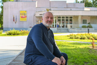 Su kompozitoriaus, estrados dainininko, chorvedžio, pedagogo 73-ejų Laimio Vilkončiaus dainomis užaugo jau kelios kartos.