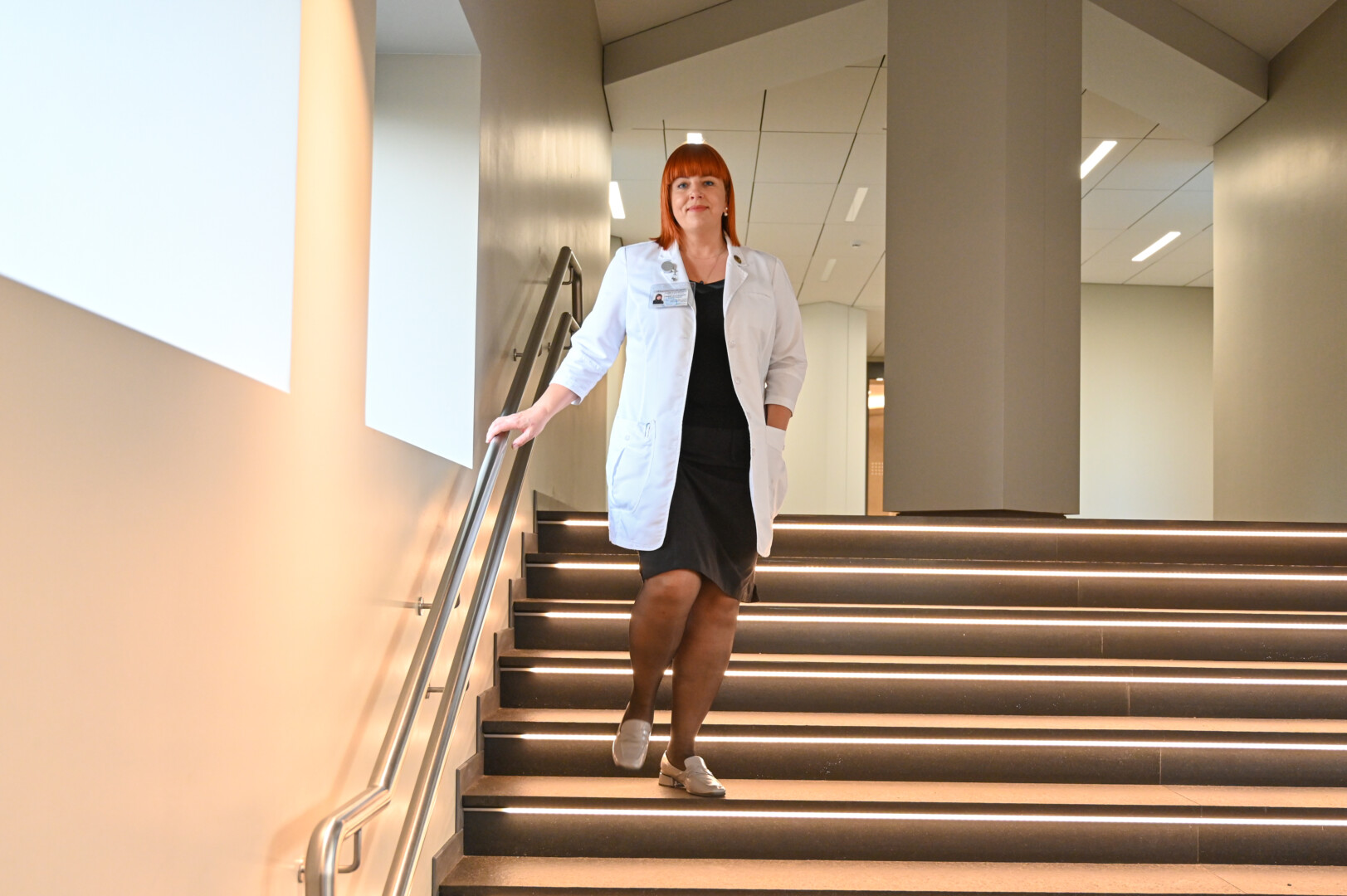 Medikų apsuptyje užaugusi Giedrė niekada nė nesvarstė, kaip galėjo pasisukti gyvenimas, jei ne įvairiausiomis spalvomis jį nuspalvinęs slaugytojos darbas. P. ŽIDONIO nuotr.