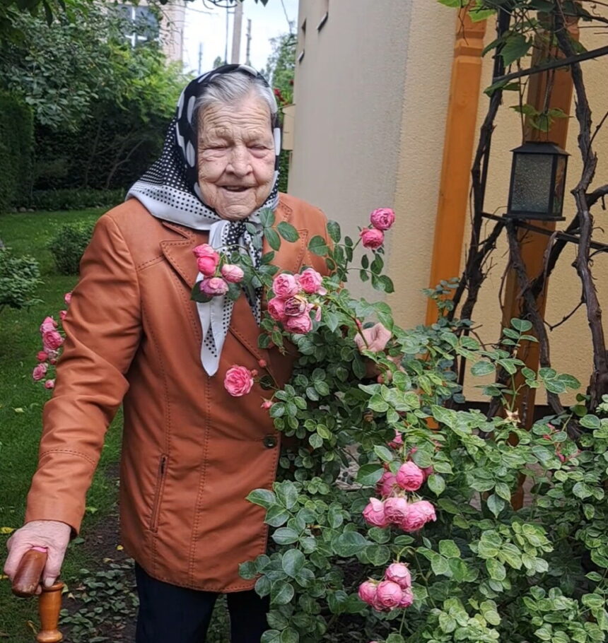 Prieš trejetą metų į Panevėžį iš Mickiemės persikėlusi gyventi Bronė Sereikienė beveik dešimt gražiausių jaunystės metų praleido tremtyje. Vos šešiolikos mergina net nenujautė, kad 1948-ųjų gegužę pasikeis jos ir visos šeimos gyvenimas.