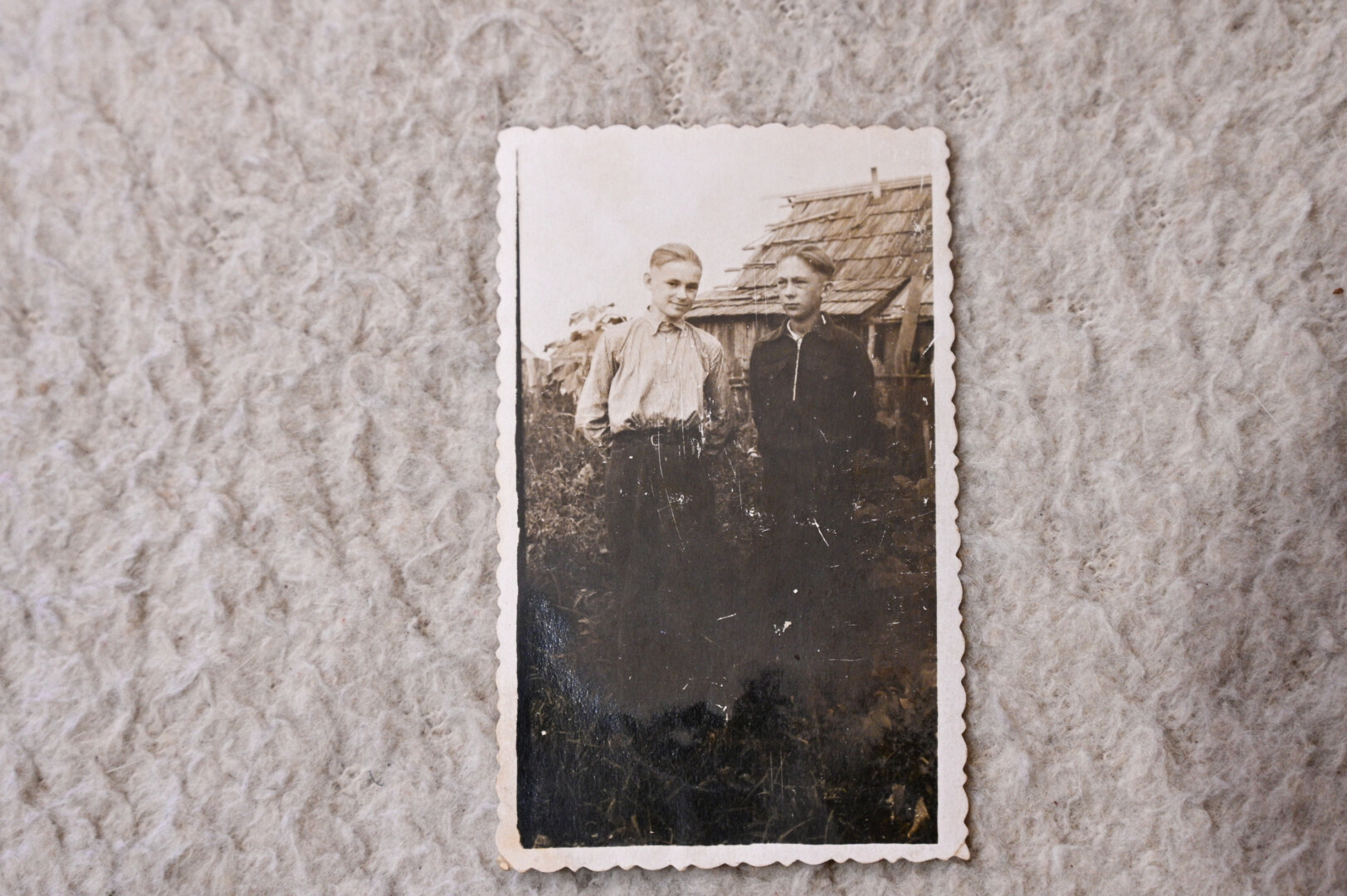 Tomui Josui ir Algirdui Mažuikai buvo vos trylika, kai tėvai, Sibire įsodinę juos į traukinį, vienus du išleido į kone 11 000 kilometrų kelionę. ASMENINIO ARCHYVO (G. KARTANO) nuotr.