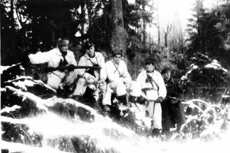 Pokariu už Lietuvos laisvę kovojusiems partizanams Kalėdos būdavo ištisus metus laukta šviesos akimirka, leisdavusi bent trumpam pamiršti pasalų ir išdavysčių, netekčių ir neįsivaizduojamų gyvenimo sąlygų persunktą kasdienybę.