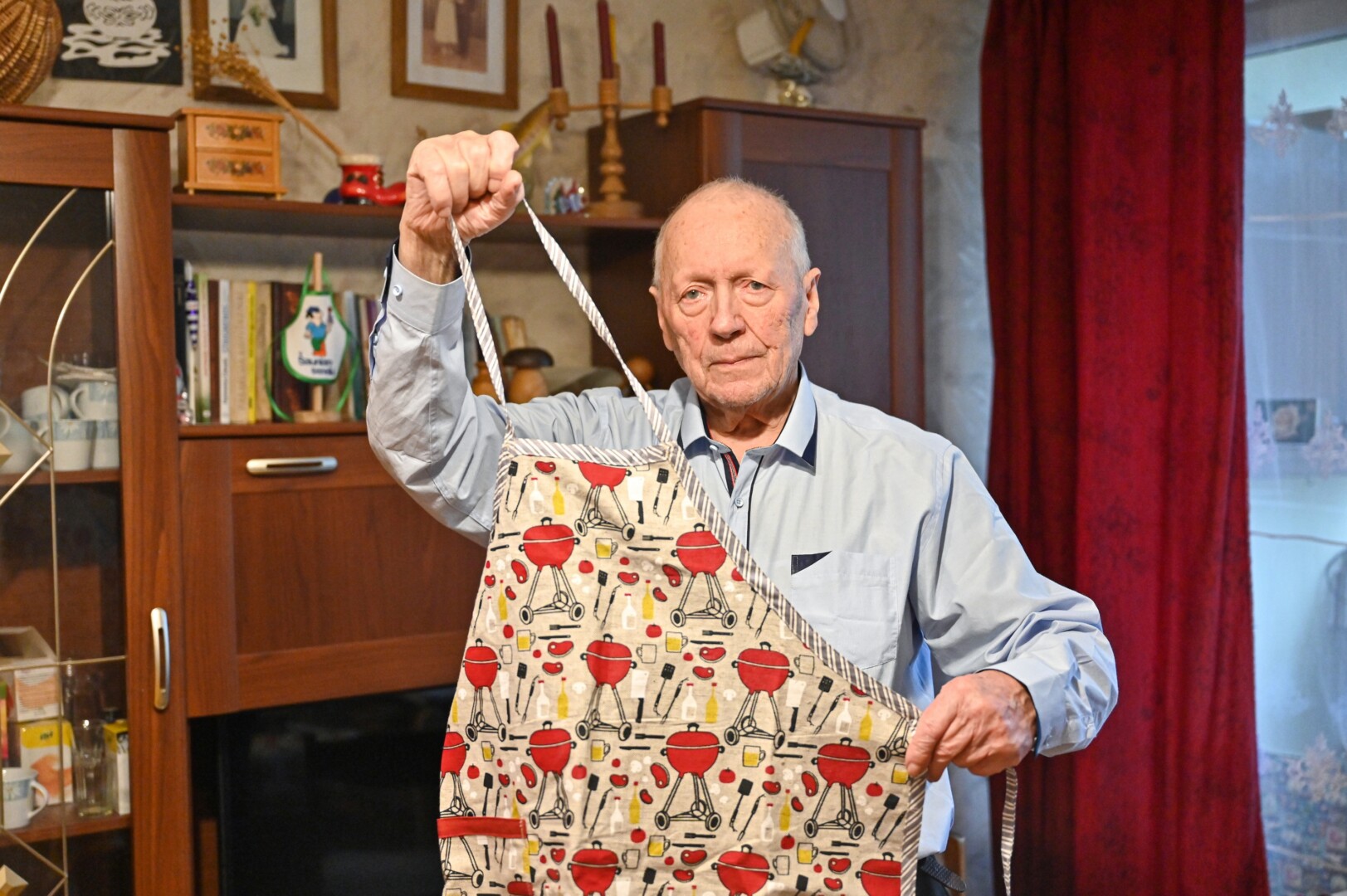 Devyniasdešimtmečio hobis – prijuosčių siuvimas. G. KARTANO nuotr.