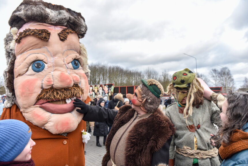 Jau šį sekmadienį Panevėžyje nuaidės Užgavėnių šurmulys – miestiečiai rinksis varyti įsismarkavusios žiemos ir pasitikti pavasario.