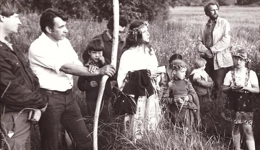 1974 metais panevėžiečiai žygeiviai kartu su bendraminčiais iš Kauno pradėjo naują – Rasų šventės tradiciją. Julius Beinortas (nuotraukoje – 1986-aisiais) buvo vienas pagrindinių tokių susibūrimų iniciatorių bei entuziastų. ŠEIMOS ARCHYVO nuotr.